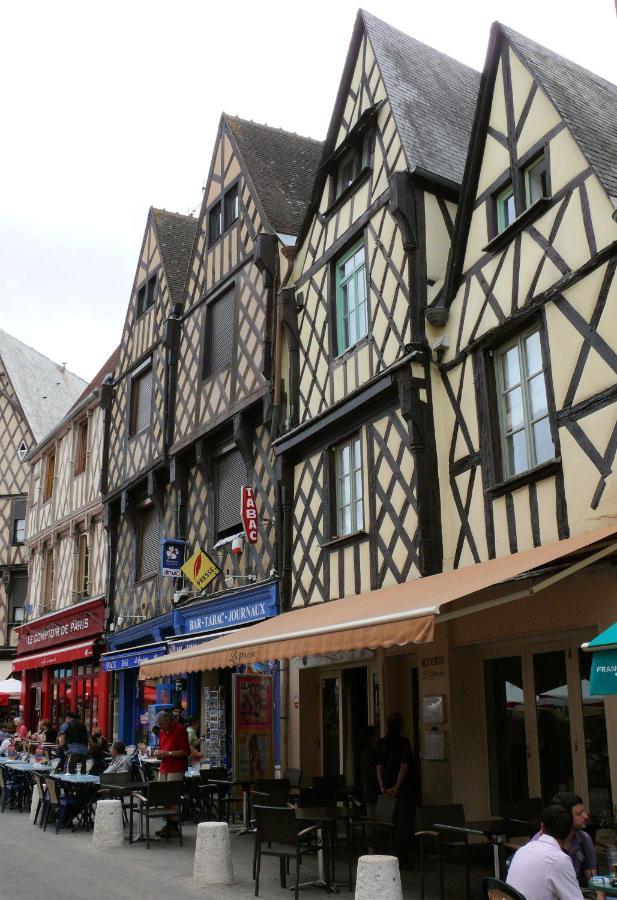 Le Tigre - Appartement Centre-Ville Au Calme, Parking Prive Bourges Exterior photo